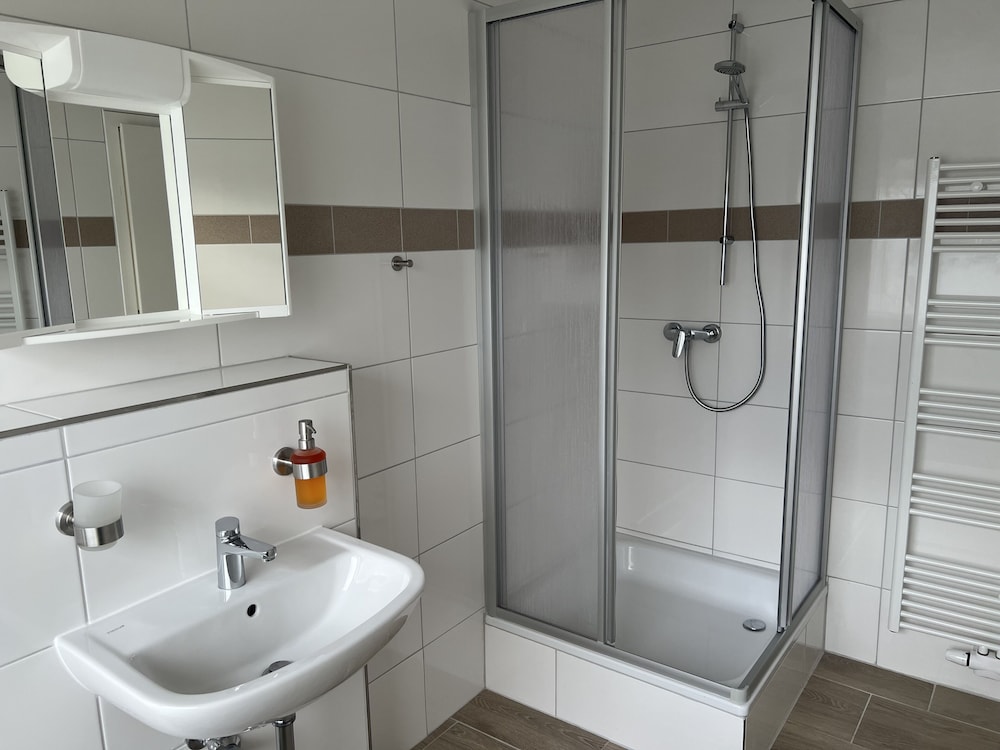 Standard Twin Room, 2 Twin Beds - Photo 5