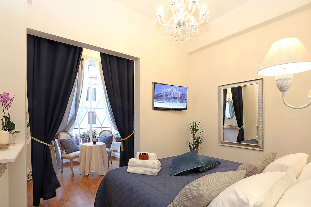 Deluxe Suite, 1 Queen Bed, Hot Tub