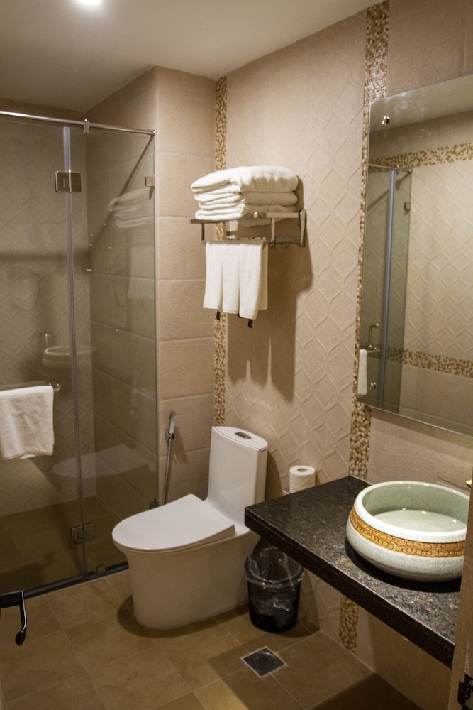 Deluxe Room - Photo 11