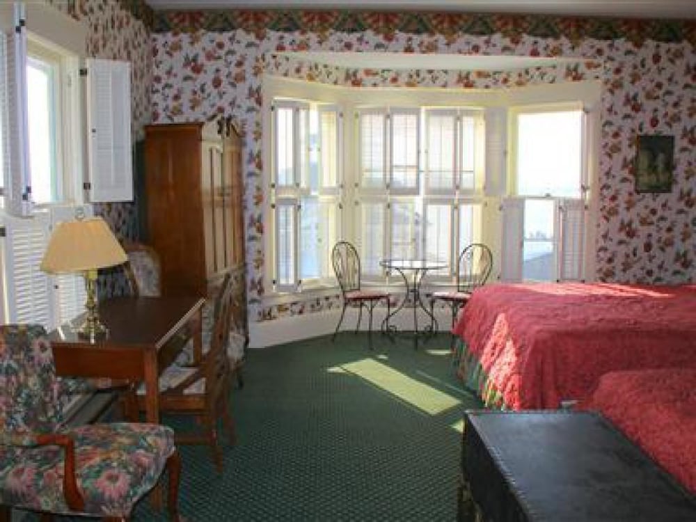 Premium Double Room, Ensuite, Lake View (VICTORIAN HARBOR VIEW) photo 1