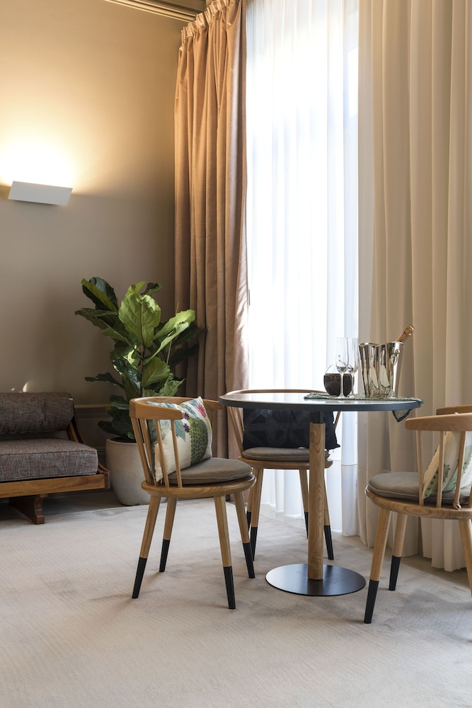 Studio Suite - Photo 2