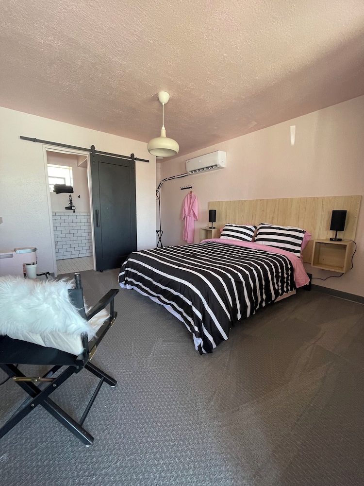 Deluxe Room, 1 Queen Bed