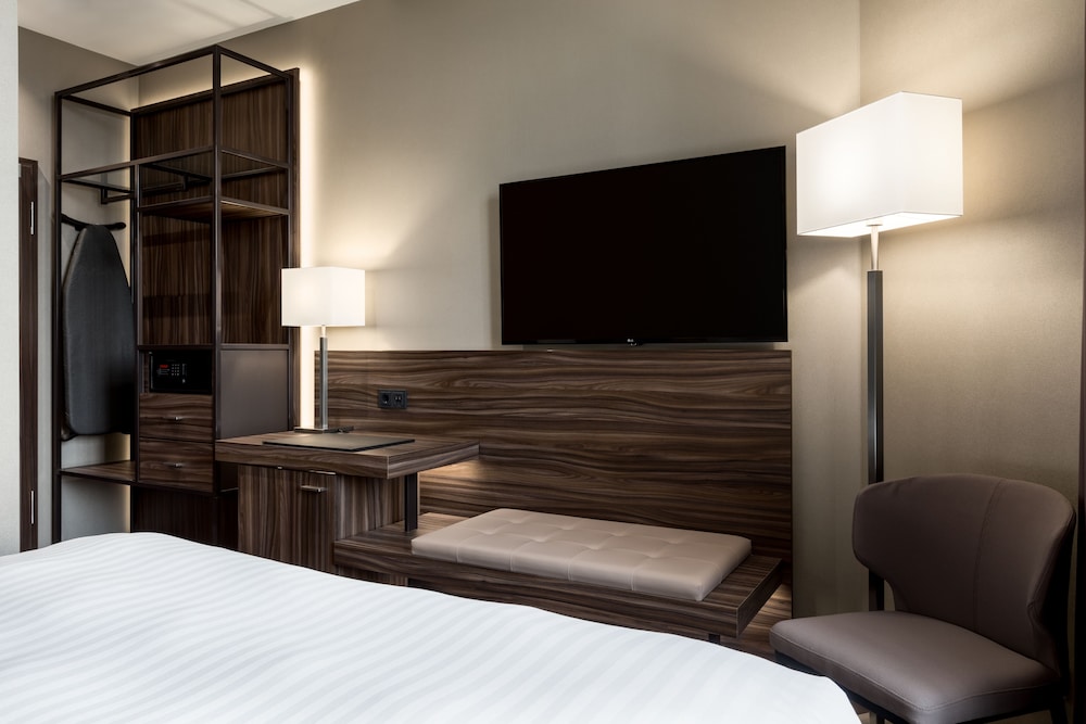 Superior Room, 2 Twin Beds, Non Smoking, City View photo 2