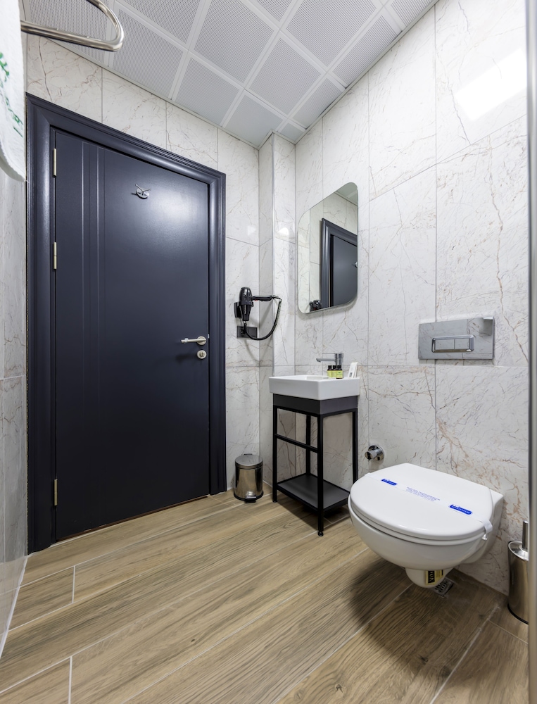 Deluxe Double or Twin Room - Photo 2