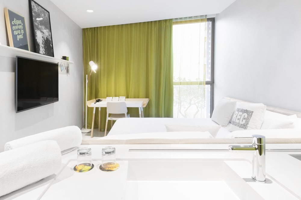 Superior Room (REC Life)