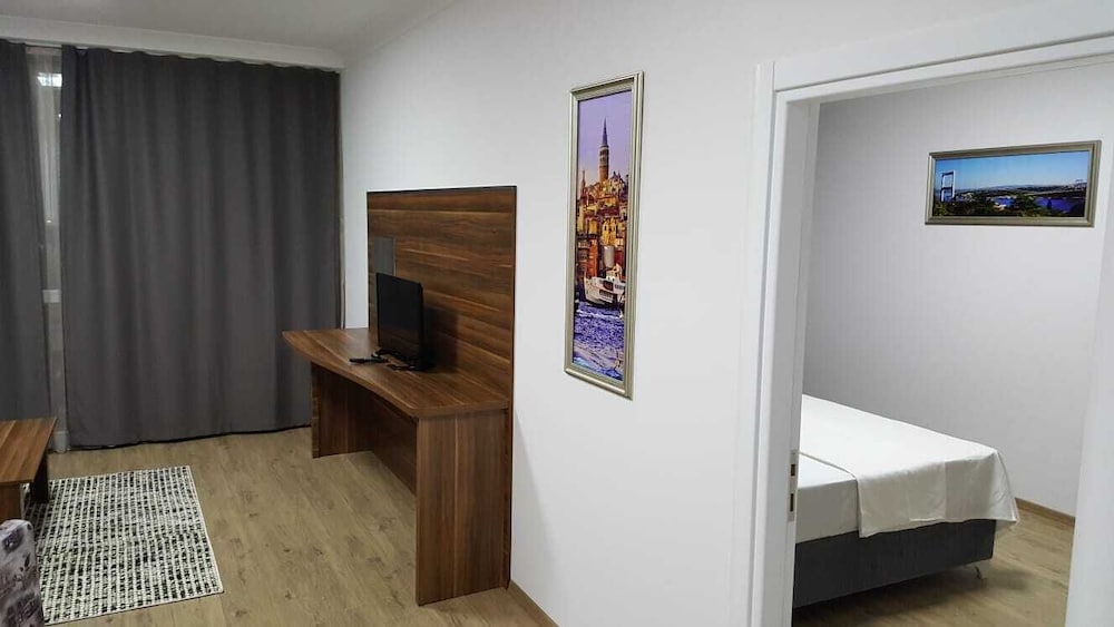 Deluxe Triple Room, Multiple Beds photo 3