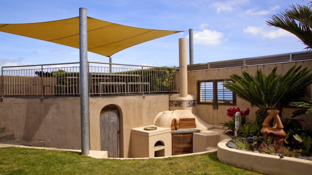 House, Multiple Beds, Beach View (On the Beach) photo 3