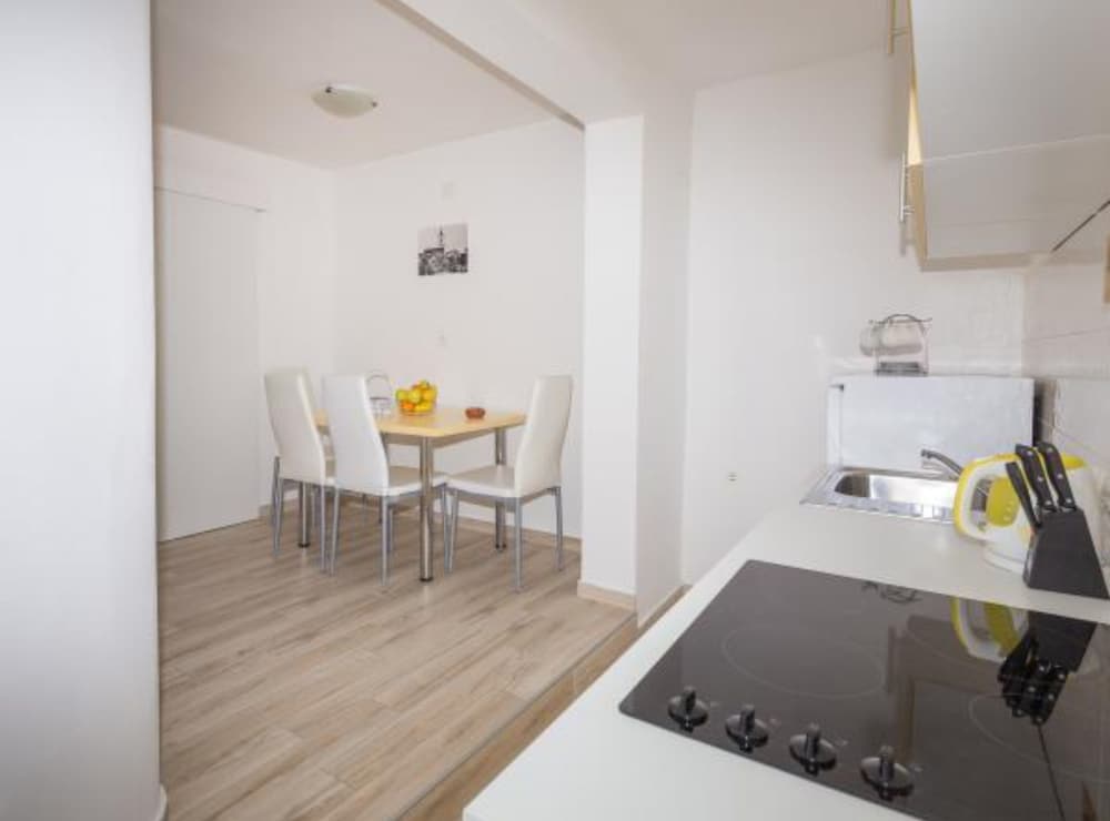 Apartment (Standard One Bedroom Apartment with T)
