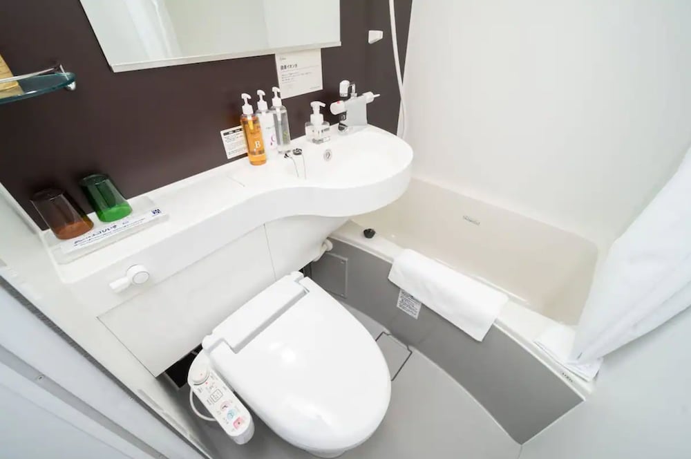 Standard Room, Non Smoking - Photo 7
