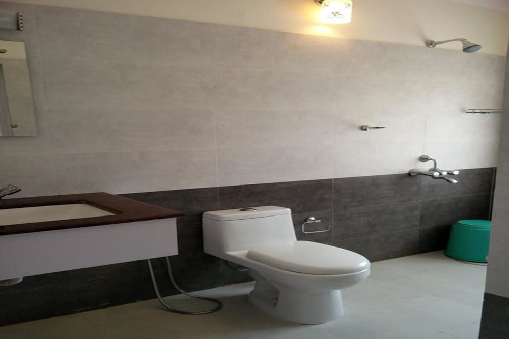 Deluxe Room, 1 Double Bed, Balcony - Photo 2