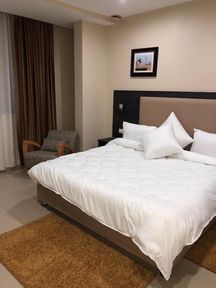 Standard Room, 1 Bedroom, Private Bathroom photo 3