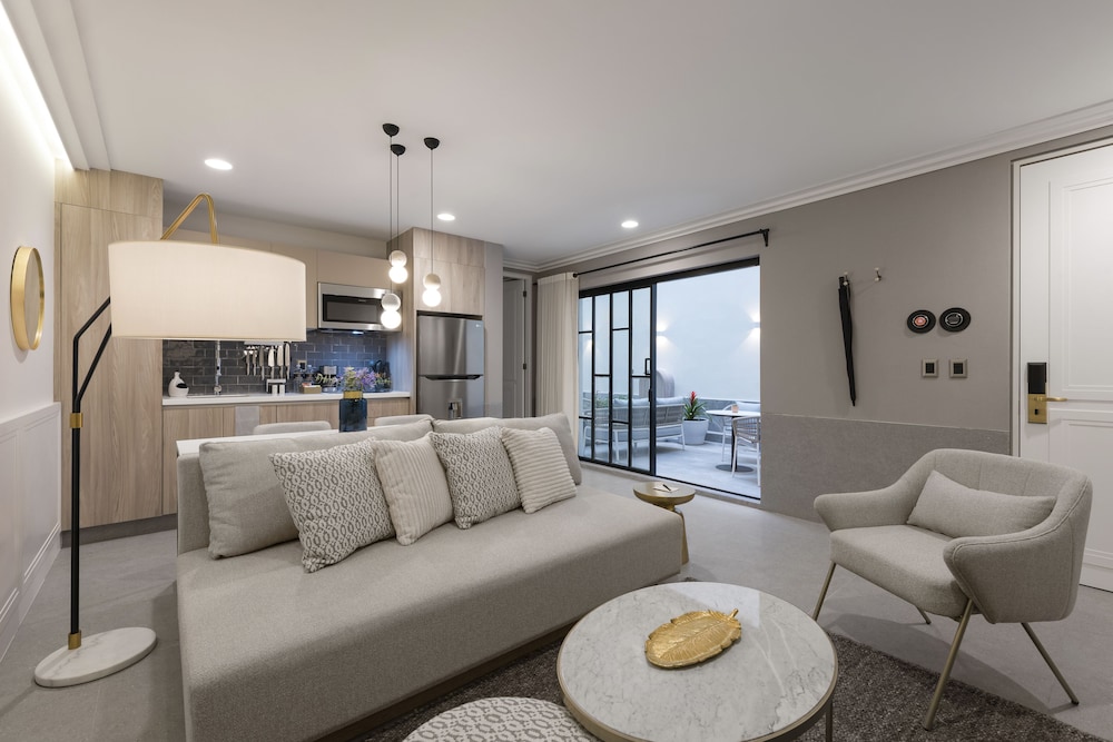 Design Suite, 1 King Bed with Sofa bed, Non Smoking, Kitchen