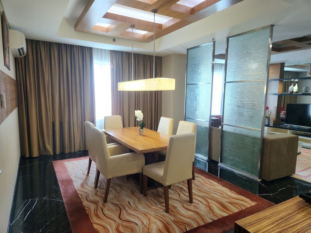 Superior Suite, 1 Queen Bed with Sofa bed photo 2