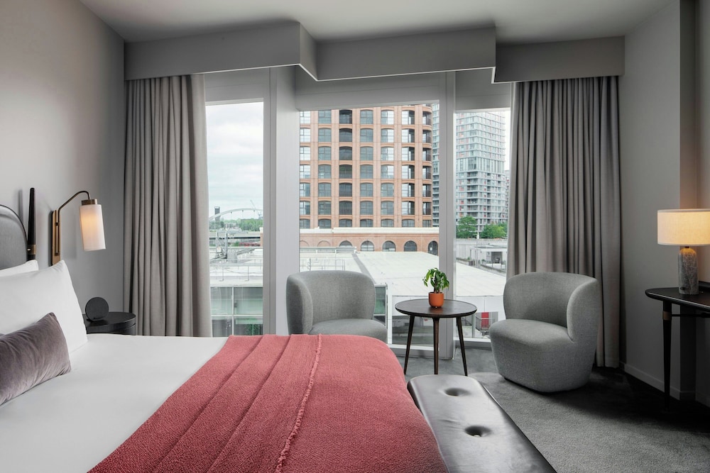 Superior Room, 1 King Bed photo 1