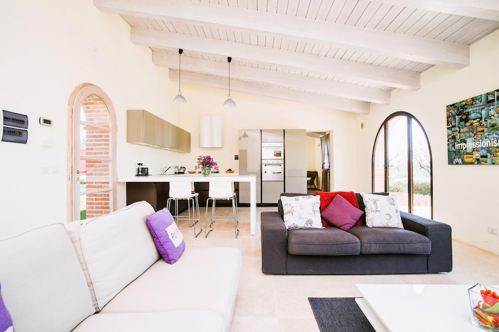 Apartment, Smoking
