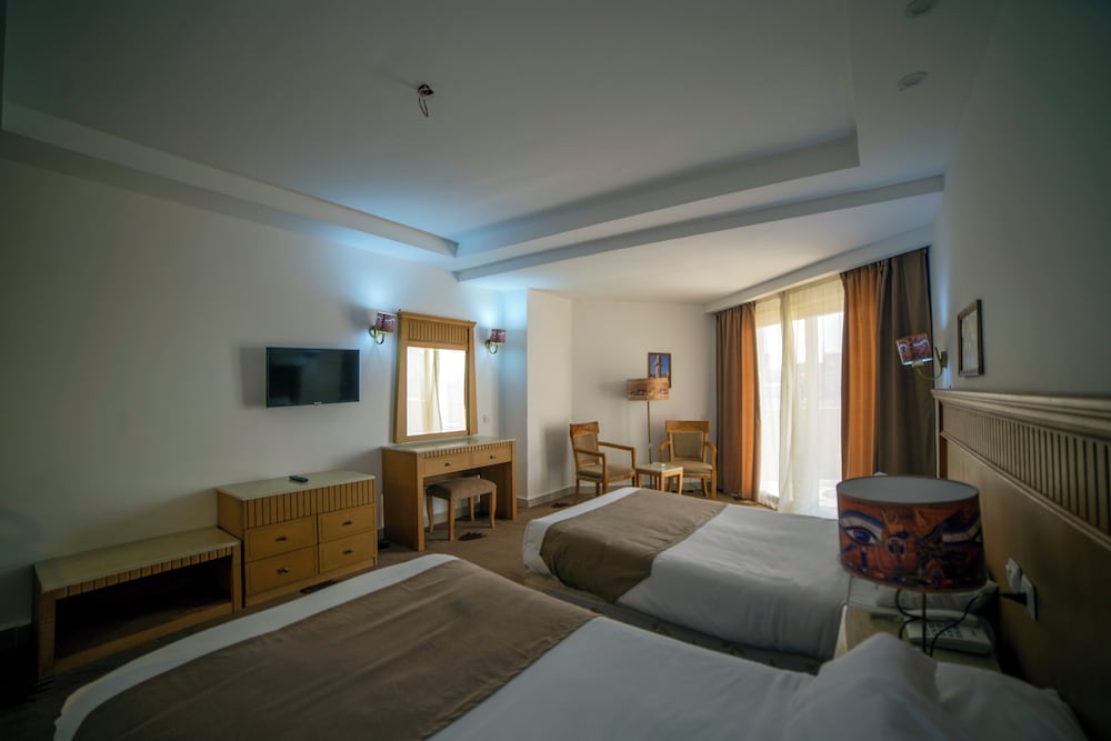 Superior Double Room Pyramids View