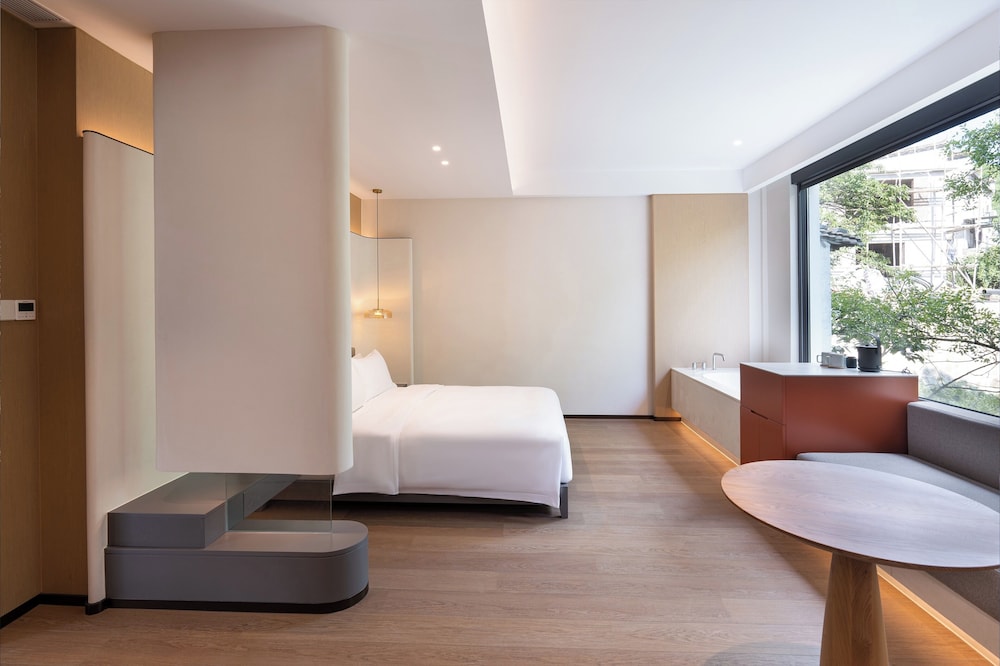 Elite Double Room, Hill View photo 2