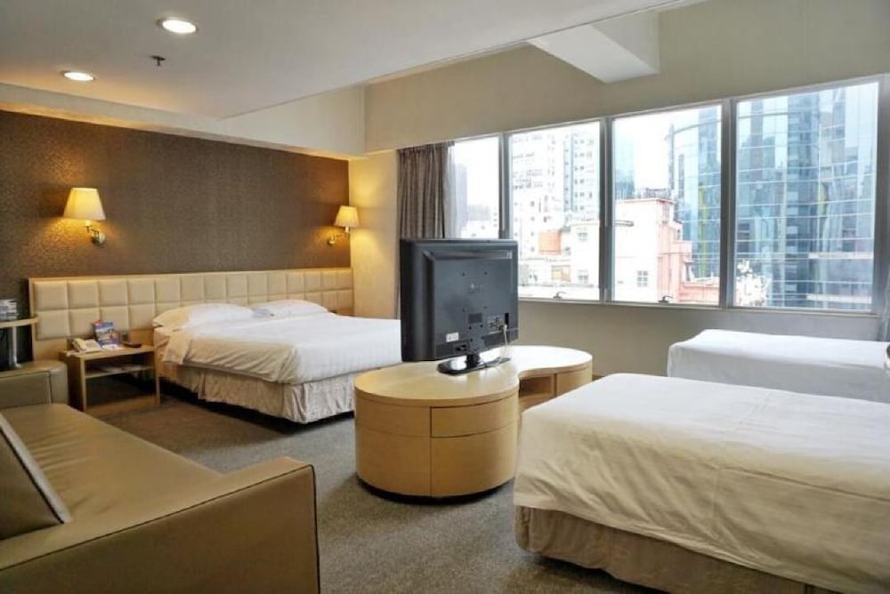 Deluxe Quadruple Room, City View