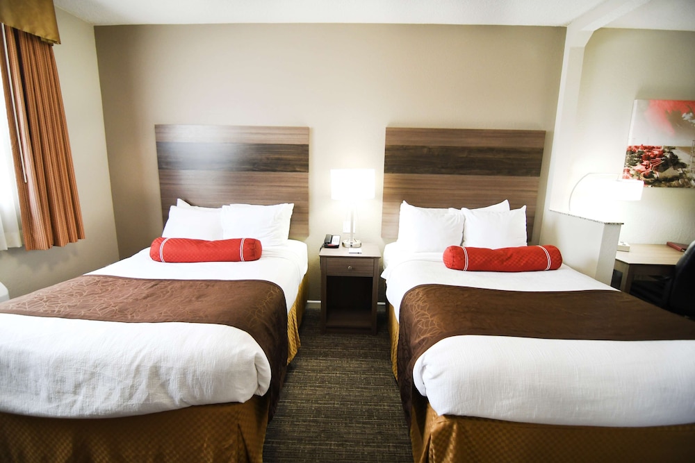 Suite, Multiple Beds, Non Smoking, Refrigerator & Microwave - Photo 5