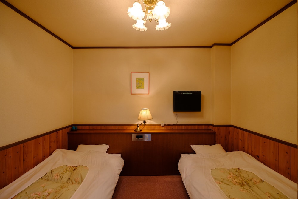 Japanese Western Room with Shared Bathroom photo 1