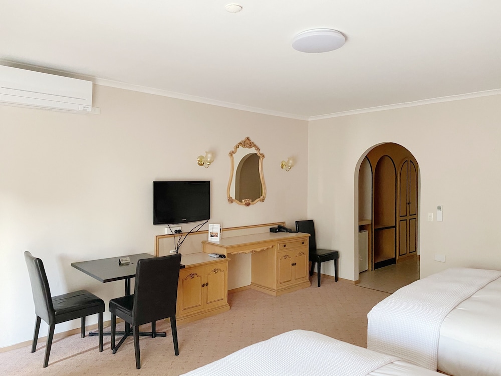 Premium Twin Room photo 2