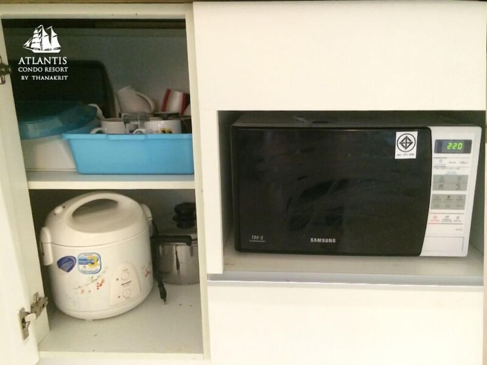 2 Bedrooms Family Suite with Kitchen, Pool Access photo 3