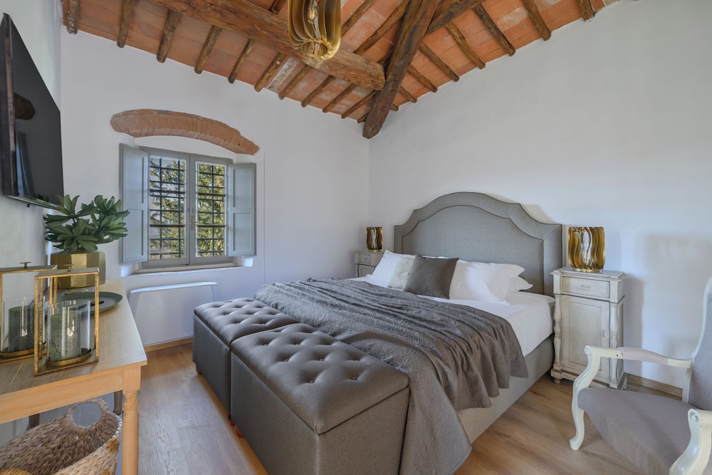 Villa photo 1