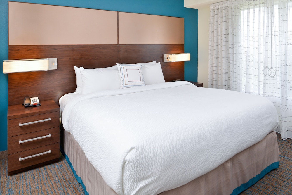 Suite, 1 Bedroom (Mobility/Hearing Access, Transf Shwr) - Photo 1
