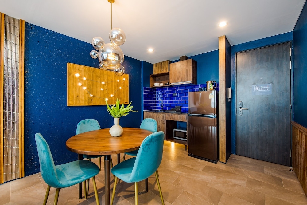 One-Bedroom Suite - Photo 13