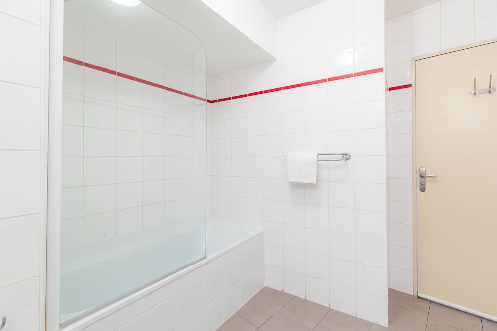 Large Apartment photo 2