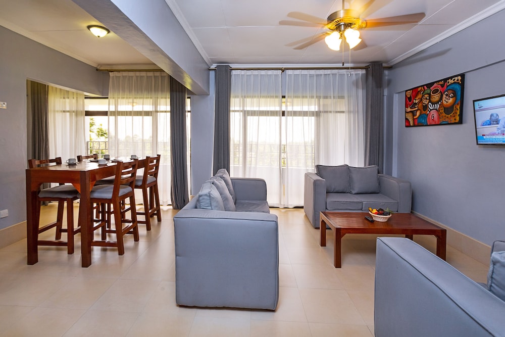 Executive Suite, 2 Bedrooms, Balcony, Garden View photo 2