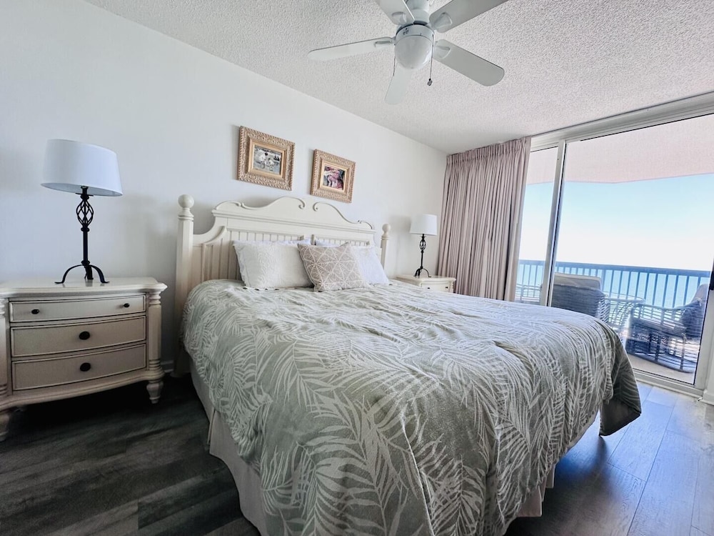 Condo, 2 Bedrooms