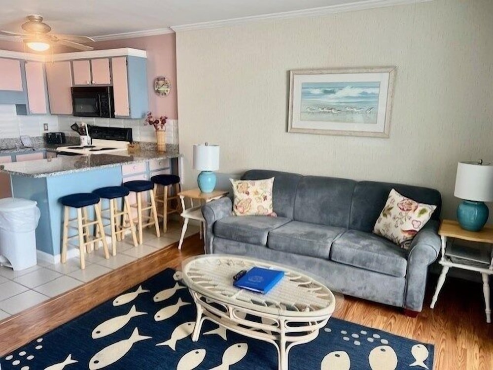 Condo, 2 Bedrooms photo 1
