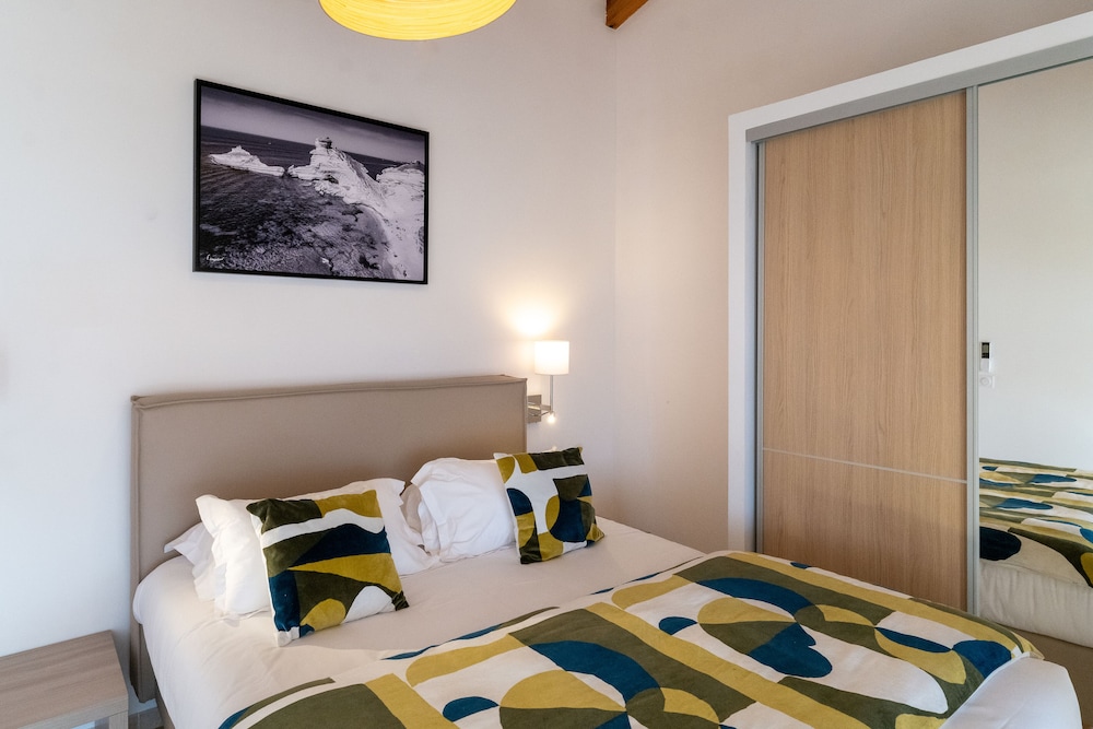 Signature Villa, 2 Bedrooms, Hot Tub, Sea View photo 1