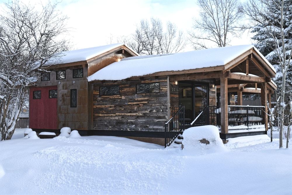 Caboose (Family Ski Cabin)