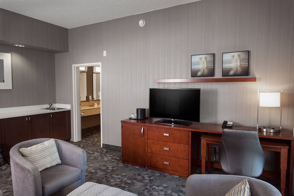Room, 2 Double Beds (Mobility Accessible, Transfer Shower) - Photo 1
