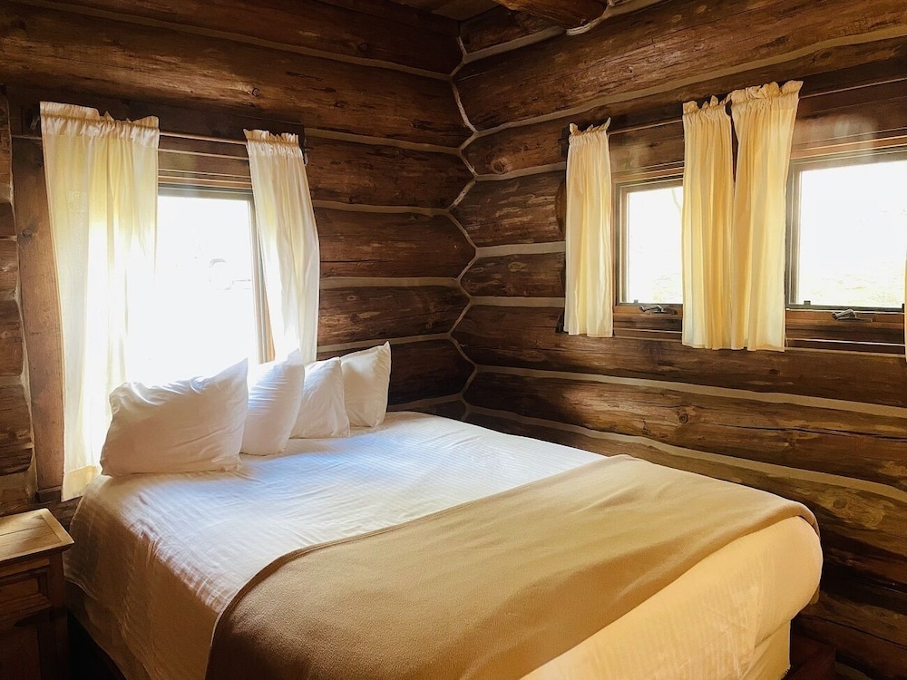 Wright Cabin 4 Bedroom, 4 Bath