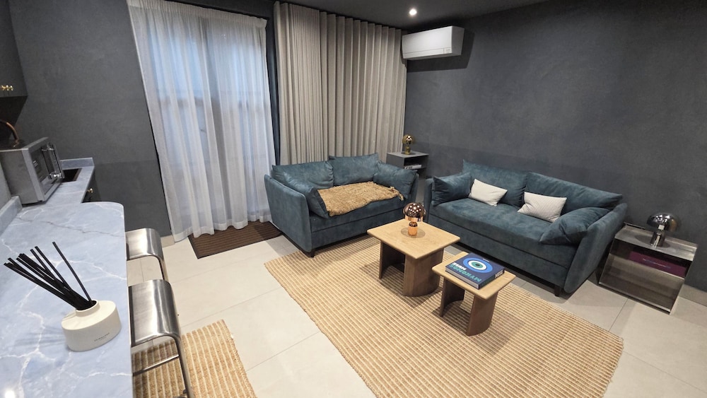 Family Apartment, Ensuite, City View photo 3