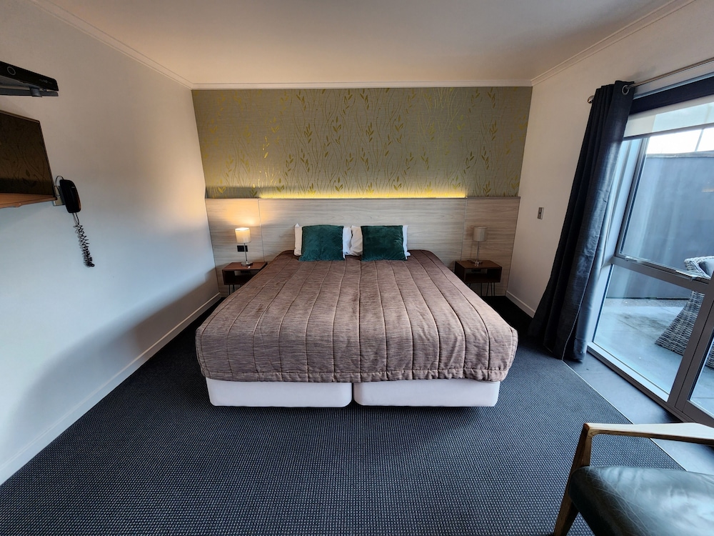 Family Suite, 1 Bedroom, Non Smoking, Kitchenette photo 3