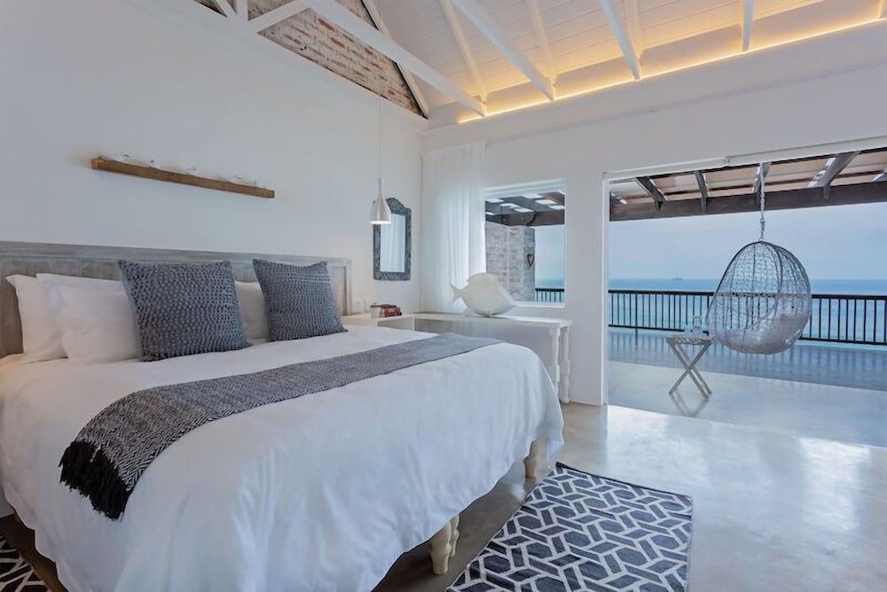 Luxury Double Room, 1 King Bed, Ocean View photo 1