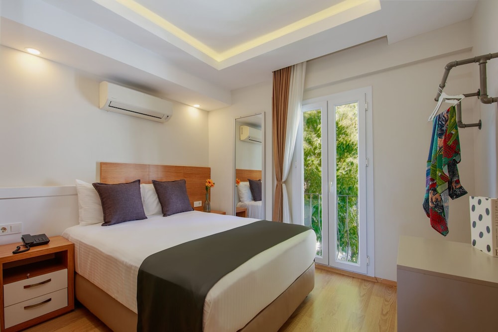 Economy Double Room Single Use, Garden View