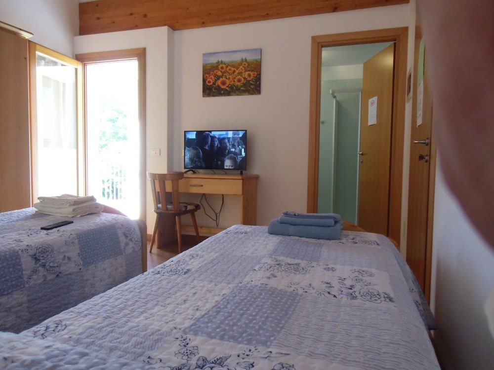 Double or Twin Room, Non Smoking, Terrace photo 3