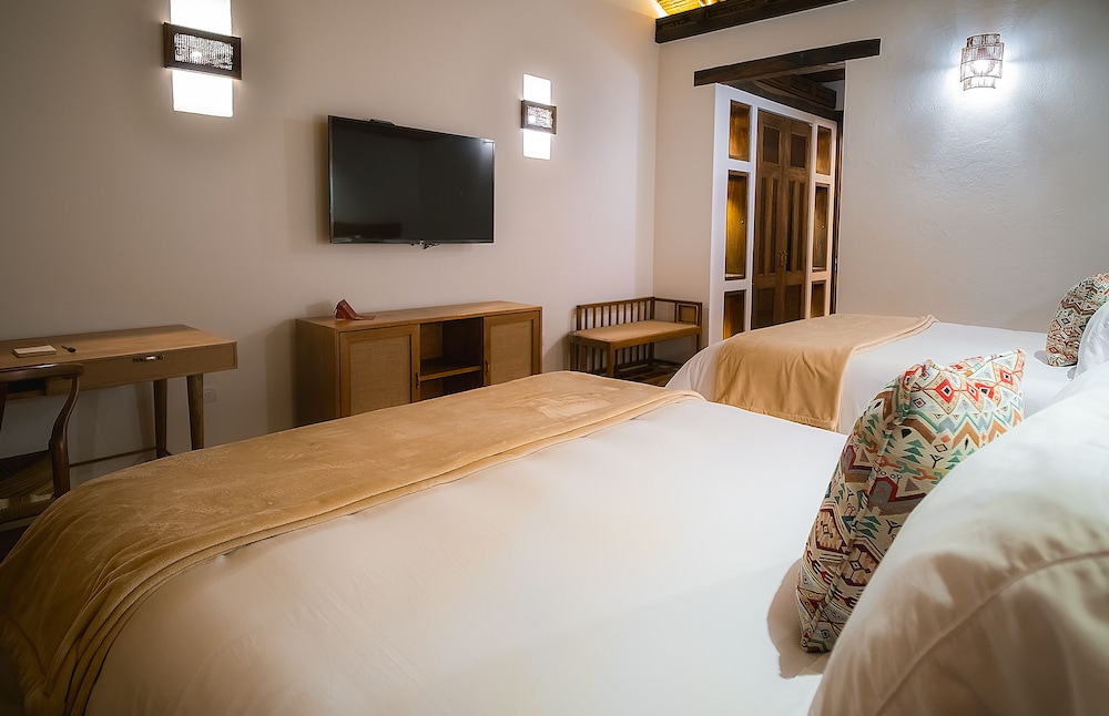 Superior Room, 2 Queen Beds - Photo 1