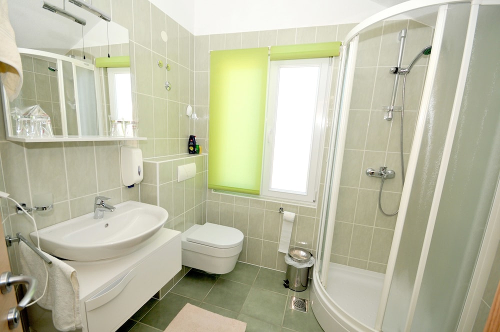 Double Room, Balcony - Photo 4