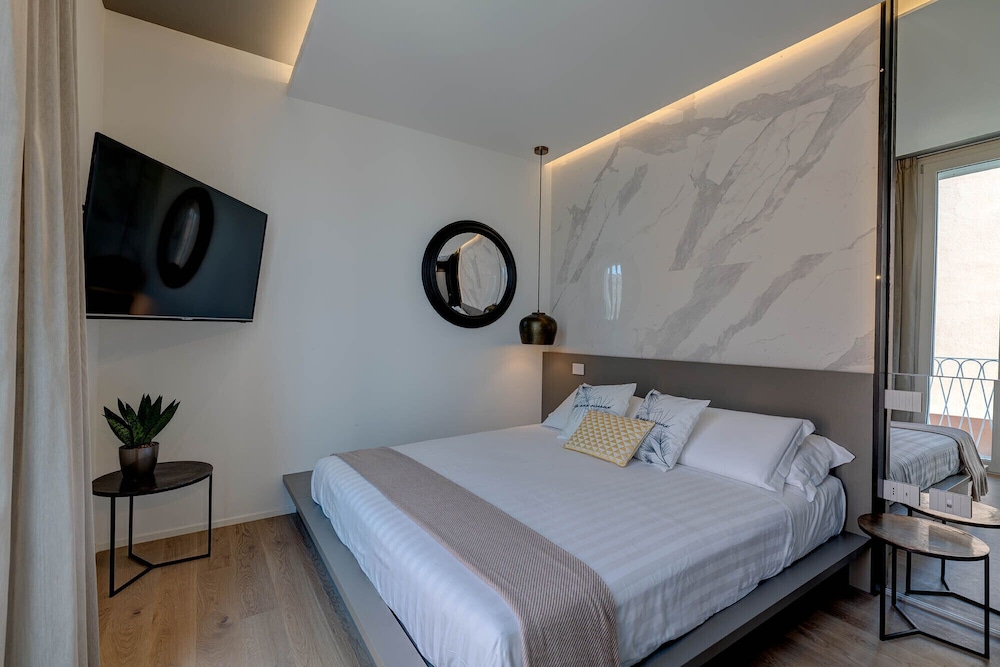 Deluxe Room - Photo 1