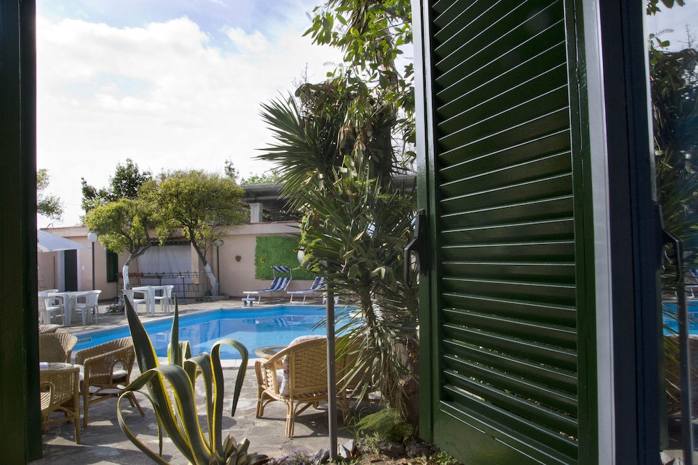 Family Quadruple Room, Garden View photo 1