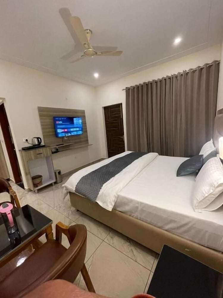 Deluxe Room, Balcony, Mountain View photo 1