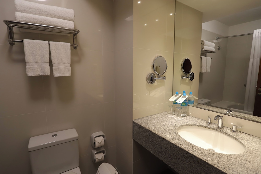 Superior Room, 1 Queen Bed - Photo 6
