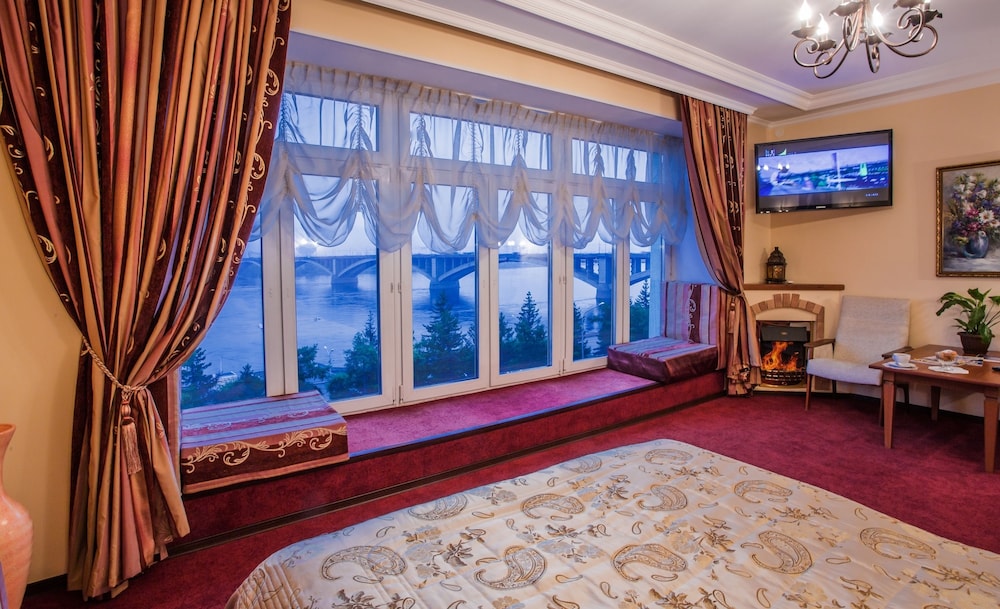 Suite (Enisey Lights) photo 1