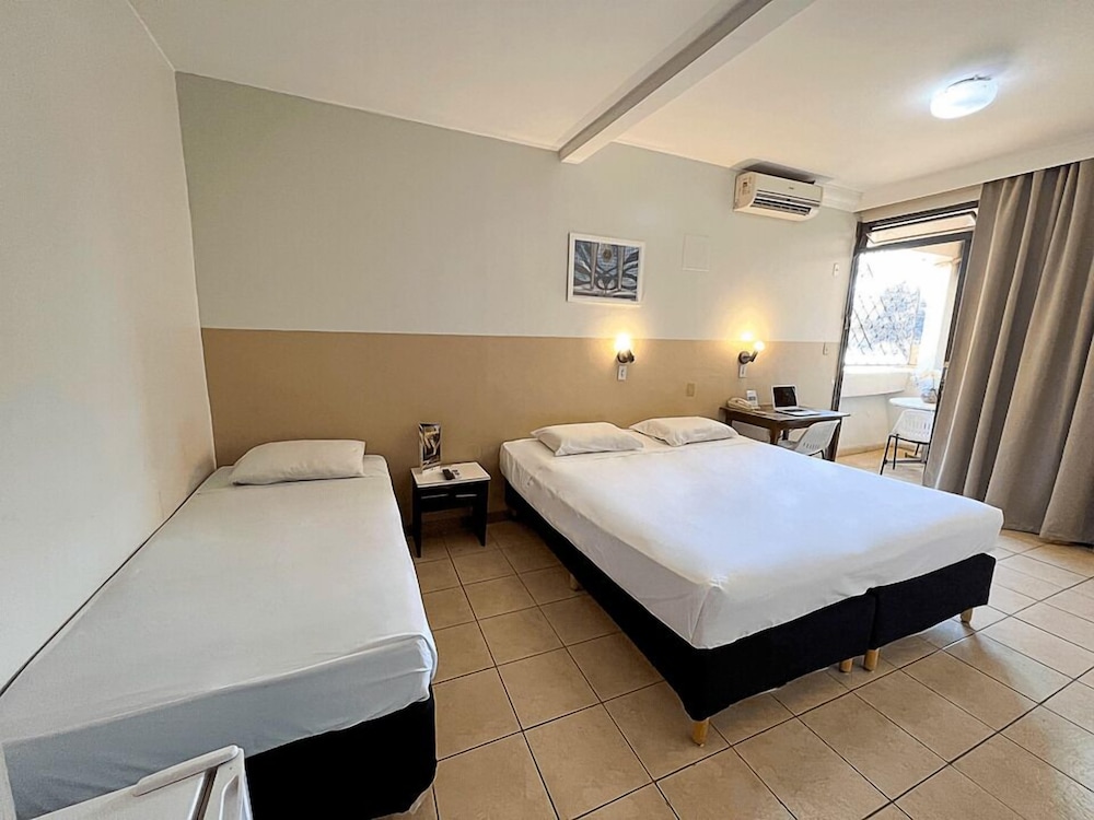 Deluxe Double Room, Mobility Accessible photo 3